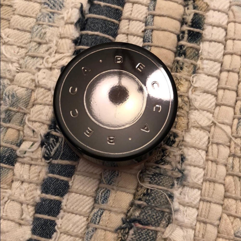 BECCA Backlight Targeted Colour Corrector (Peach) - Picture 2 of 4